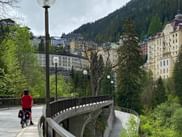 Radfahrer auf Zufahrt nach Bad Gastein