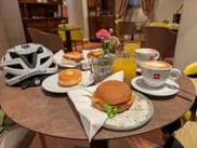 Frühstückstisch in Hotel in Montepulciano