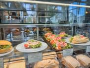 Schaufenster mit Krabbenbrote in Kungsbacka
