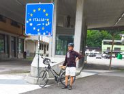 The Plachetta family's arrival in Italy by bike
