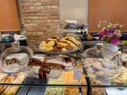 Süßes Frühstücksbuffet in Hotel in Montepulciano