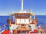 MS Sveti Vid Passagiere auf dem Sonnendeck