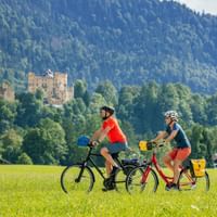 Cycle tour past Hohenschwangau