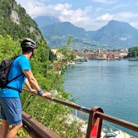 Cycle break with a view of Riva del Garda