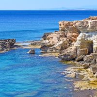Das Kap Greco mit seinen Felsen und dem glasklaren Meer
