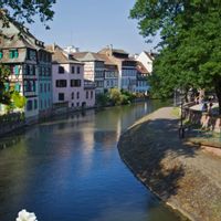 Fachwerkhäuser an einem Kanal in Strassburg