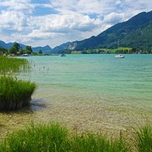 Panoramablick auf einen See