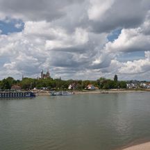 Rheinufer mit Speyerer Dom