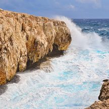 Die Felsküste des Kap Greco