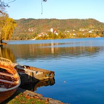 Boot am Seeufer