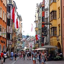 Reges Treiben in der Fußgängergasse in Innsbruck