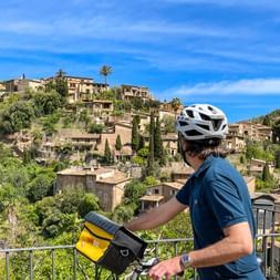 Cyclist enjoys city view