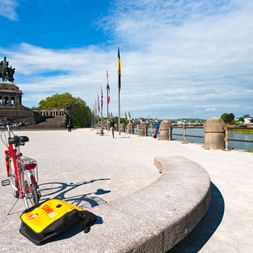 Fahrrad vor dem Kaiser Wilhelm Denkmal