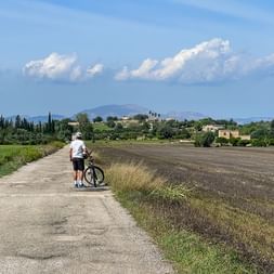 Radfahrer am Radweg auf dem Weg nach C'an Picafort