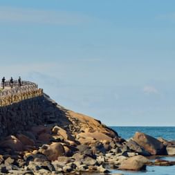 Strandpromenade Varberg mit drei Radfahrern