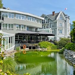 Hotel Erika Hotelgarten mit Teich