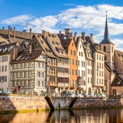 Fachwerkhäuser in Straßburg am Flussufer