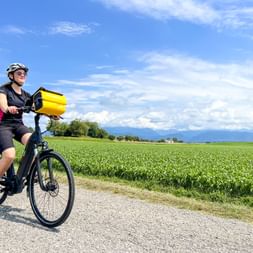 Maisfeld Radfahrerin Friaul Radreise