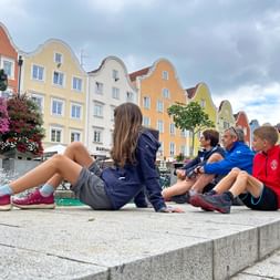 Radpause Familie Schaerding am Wasser