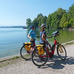 Cycling stop at Lake Starnberg