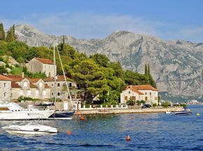 Blick auf Perast in der Bucht von Kotor