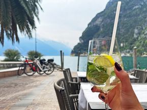 Aperitif on the shores of Lake Garda