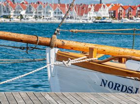 Ein Boot im Hafen von Stavanger