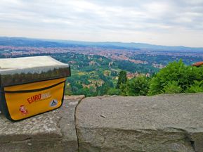 Eurobike Lenkertasche vor dem Ausblick auf Florenz