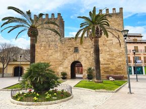 Old town gate of Alcúdia