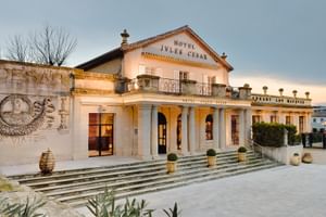 Exterior view Jules Cesar Arles