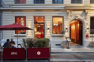 Exterior view Hotel de Cambis