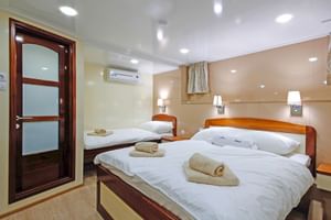 Double cabin My Mystic