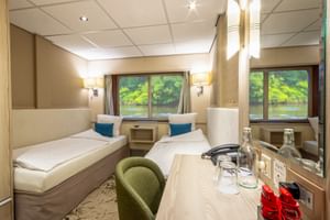2-bed-cabin comfort middle deck