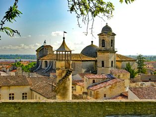Blick über das wunderschöne Stadt Beaucaire