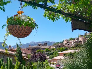 Aussicht auf ein Dorf in Mallorca
