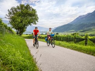 Adige cycle path on Lake Kaltern