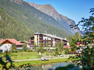 Biohotel Stillebach St. Leonhard Pitztal Badesee
