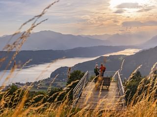 Aussichtsplateau Doebriach mit Wanderern