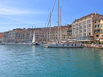 Tuscany Bay