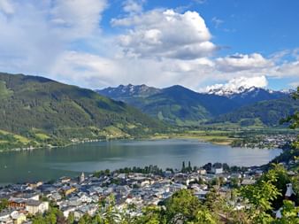 Panoramablick auf Zell am See