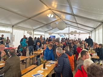 Rund 400 Gäste kamen zum Eurobike Radler-Frühschoppen in Obertrum