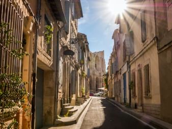 Die Altstadt und das Colosseum von Arles
