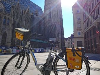 Bike in front of St Stephen's Cathedral in Vienna