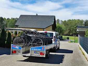 Eurobike bike trailer with rental bikes-PLUS