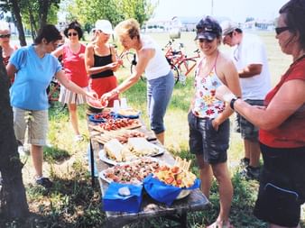 Eurobike guest picnic during the Ten Lakes Tour