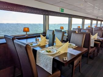 MS Serena restaurant
