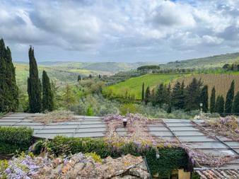 Ausblick in Chianti auf grüne Hügellandschaft