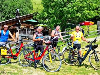 The Handschuh family with friends on the Tauern Cycle Path