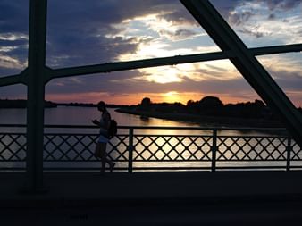 Komárom Brücke zwischen Ungarn und der Slowakei