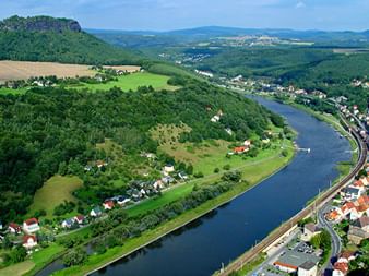 Blick von oben auf die Elbe